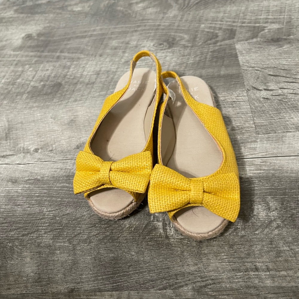 Yellow Bow Slingback girls sandals